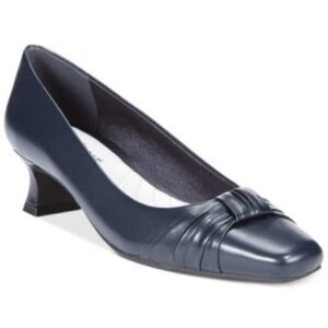 Easy Street Waive Pumps Black 6.5 NWT